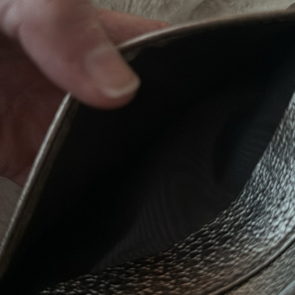 GUCCI Flap/Snap wallet GG Canvas leather trim authentic snap are tight - Picture 9 of 12